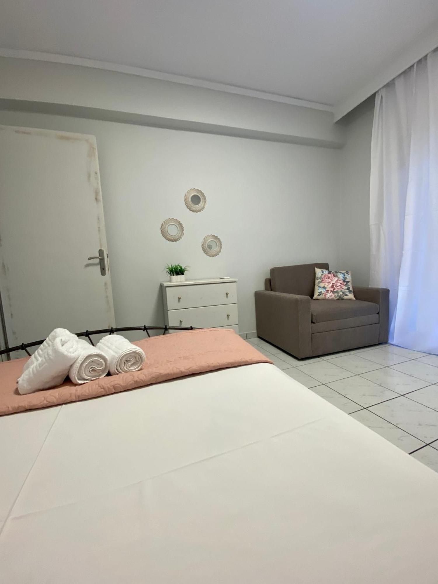 Peramore Apartment Néa Péramos Exteriör bild